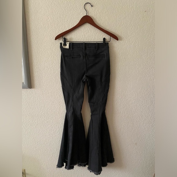 We the Free - Twirl On Mid-Rise Crop Flare Jeans - Picture 8 of 11